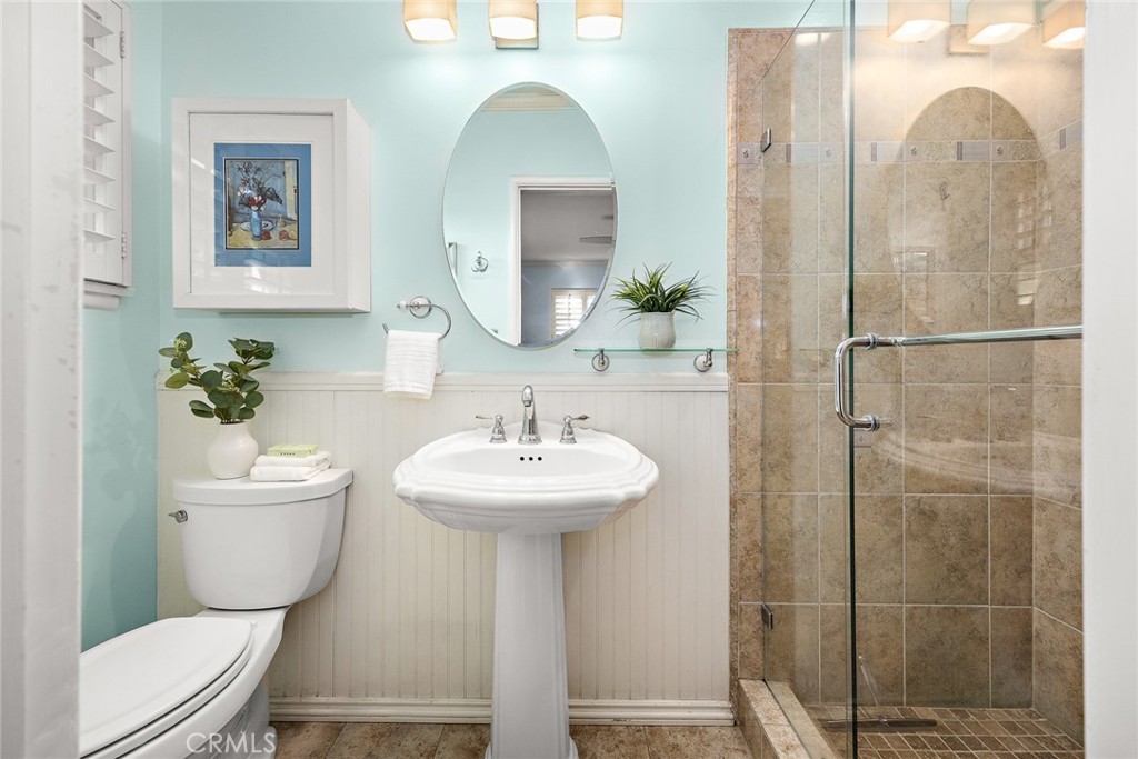 884 E Whitcomb Avenue