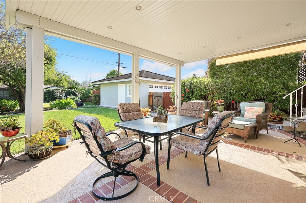 884 E Whitcomb Avenue