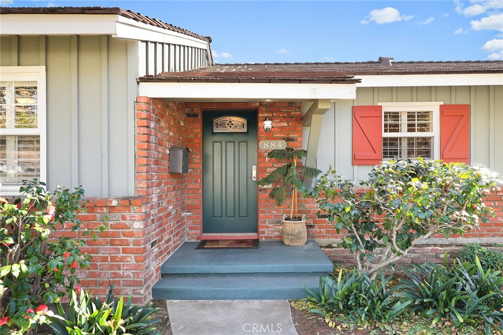 884 E Whitcomb Avenue