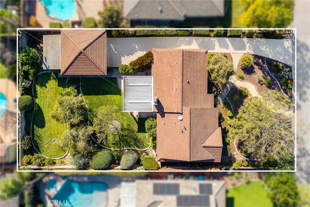 884 E Whitcomb Avenue