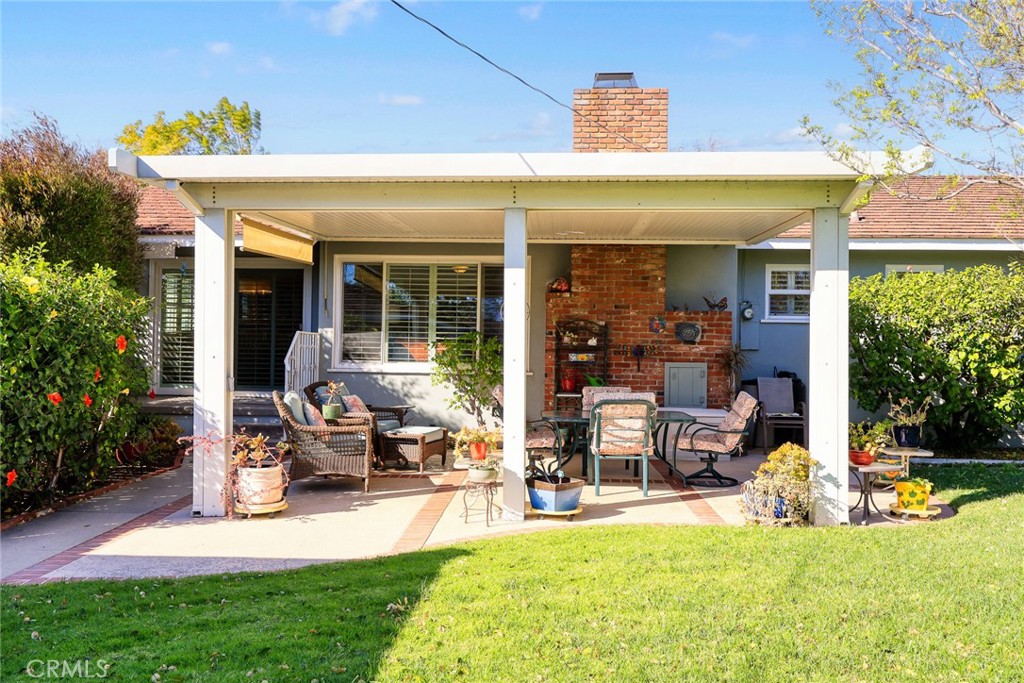 884 E Whitcomb Avenue