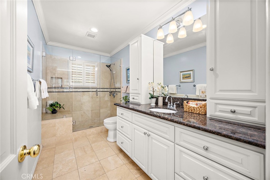 884 E Whitcomb Avenue