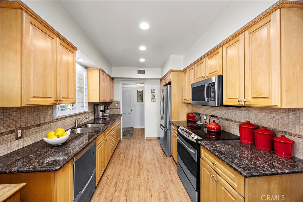 884 E Whitcomb Avenue