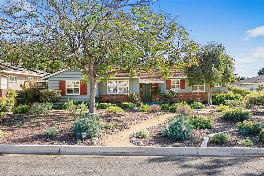884 E Whitcomb Avenue