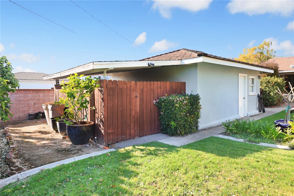 884 E Whitcomb Avenue