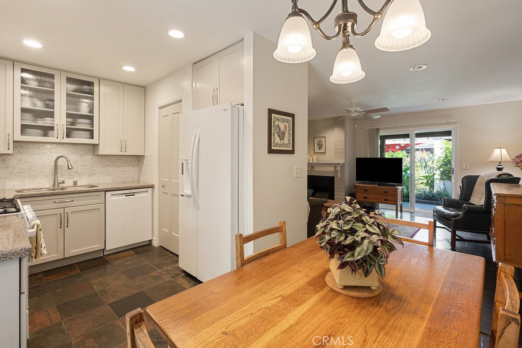 202 W Via Vaquero