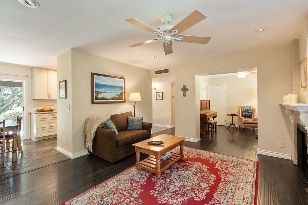202 W Via Vaquero