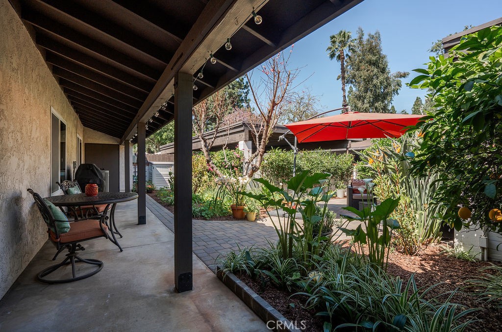202 W Via Vaquero