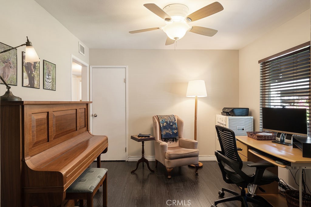 202 W Via Vaquero