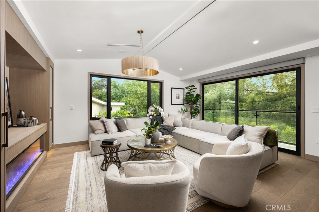 4607 Alta Canyada Road