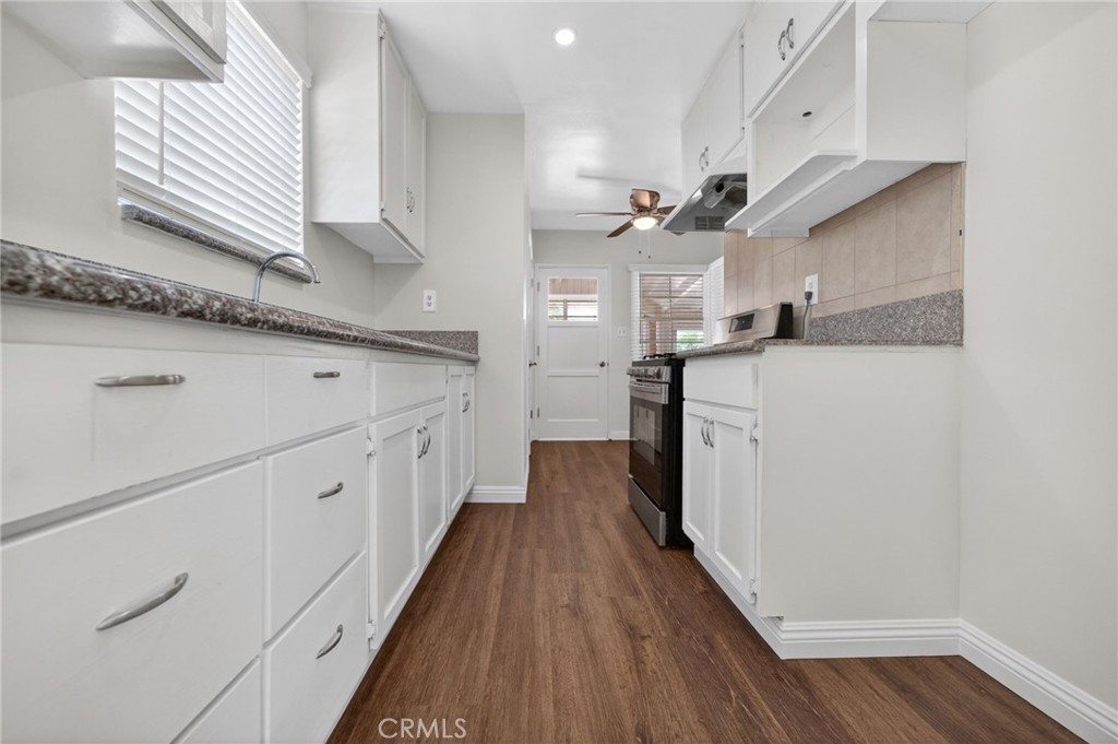 1245 E Mobeck