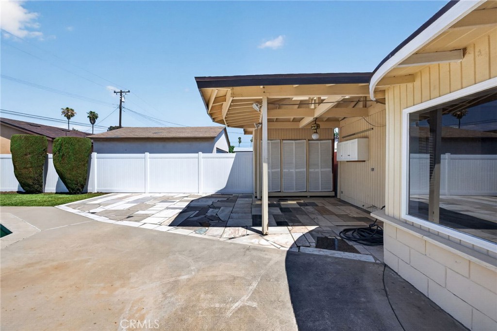 1245 E Mobeck