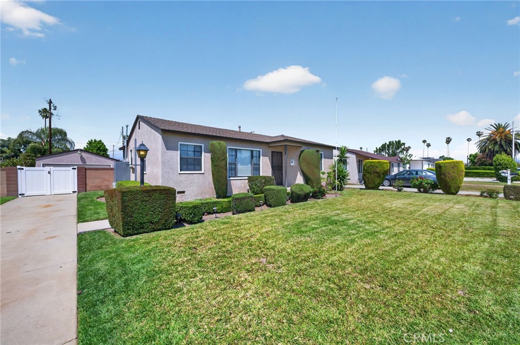 1245 E Mobeck