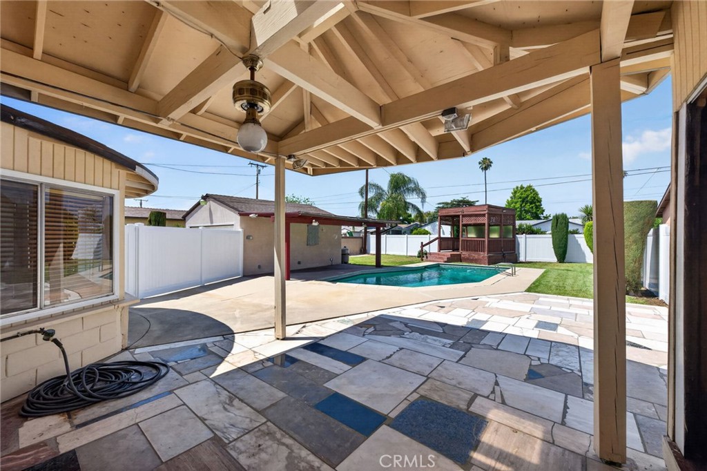 1245 E Mobeck
