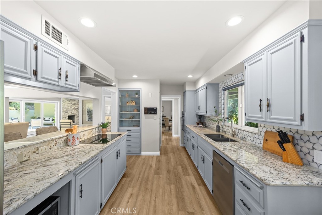1135 Sierra Madre Villa Avenue