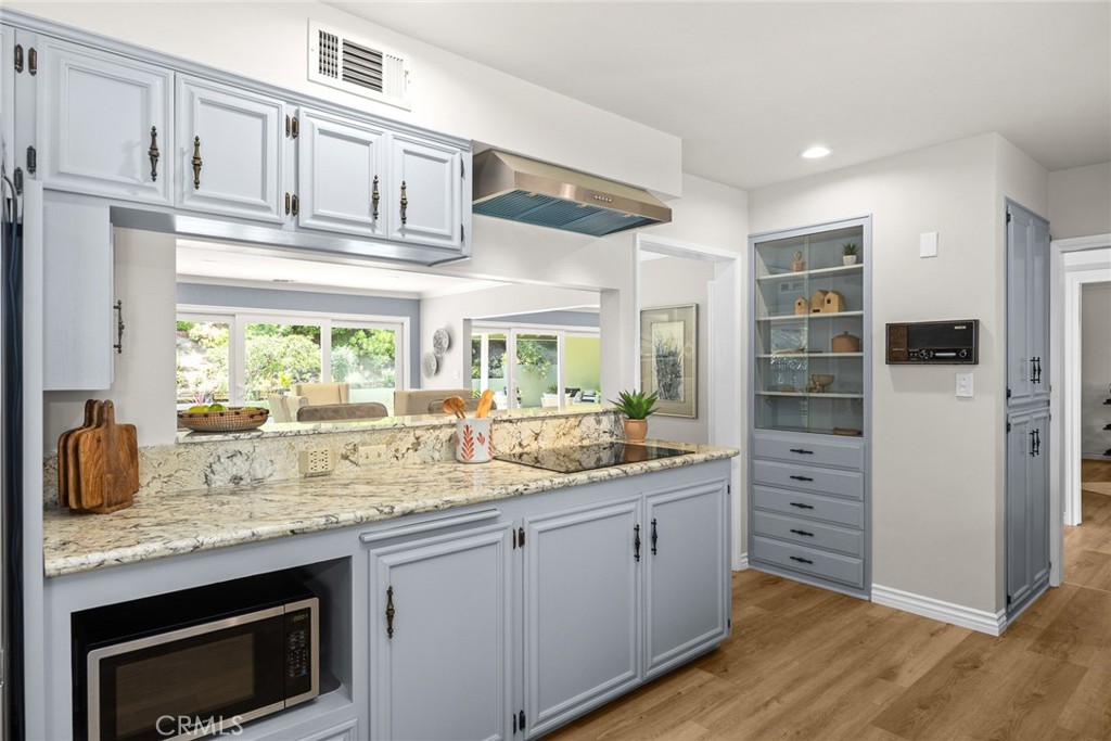 1135 Sierra Madre Villa Avenue