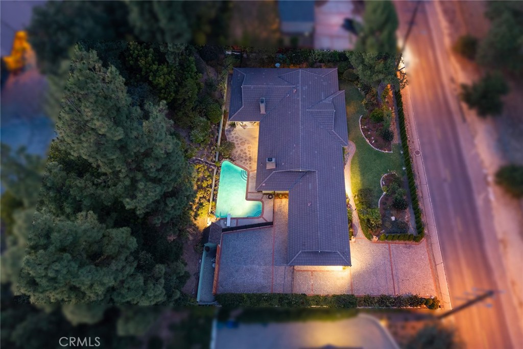 1135 Sierra Madre Villa Avenue