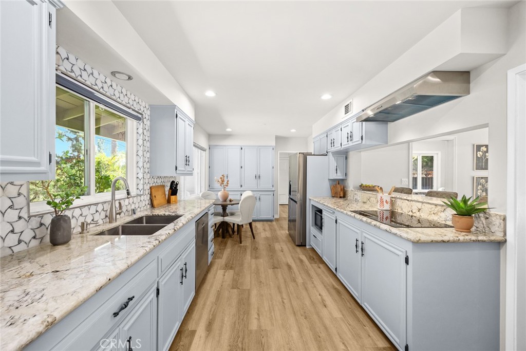 1135 Sierra Madre Villa Avenue