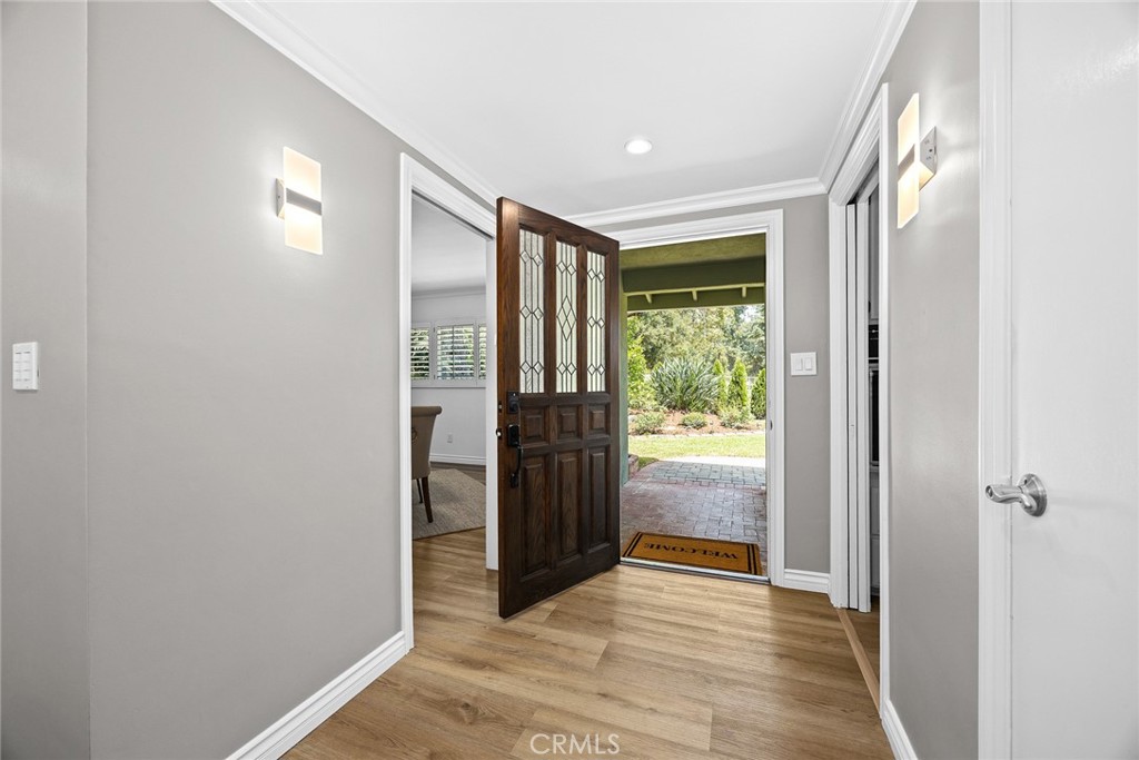 1135 Sierra Madre Villa Avenue