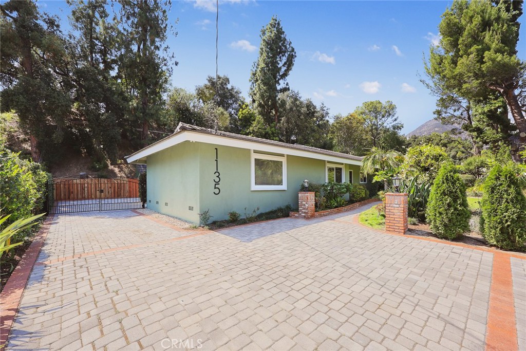 1135 Sierra Madre Villa Avenue