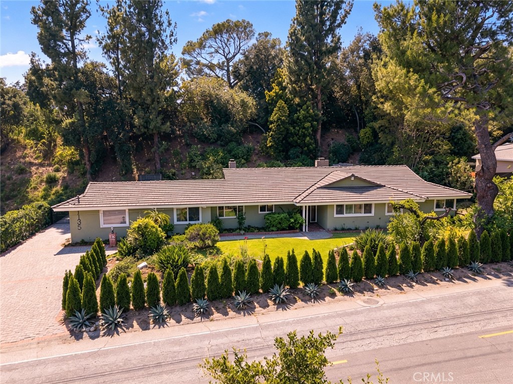 1135 Sierra Madre Villa Avenue