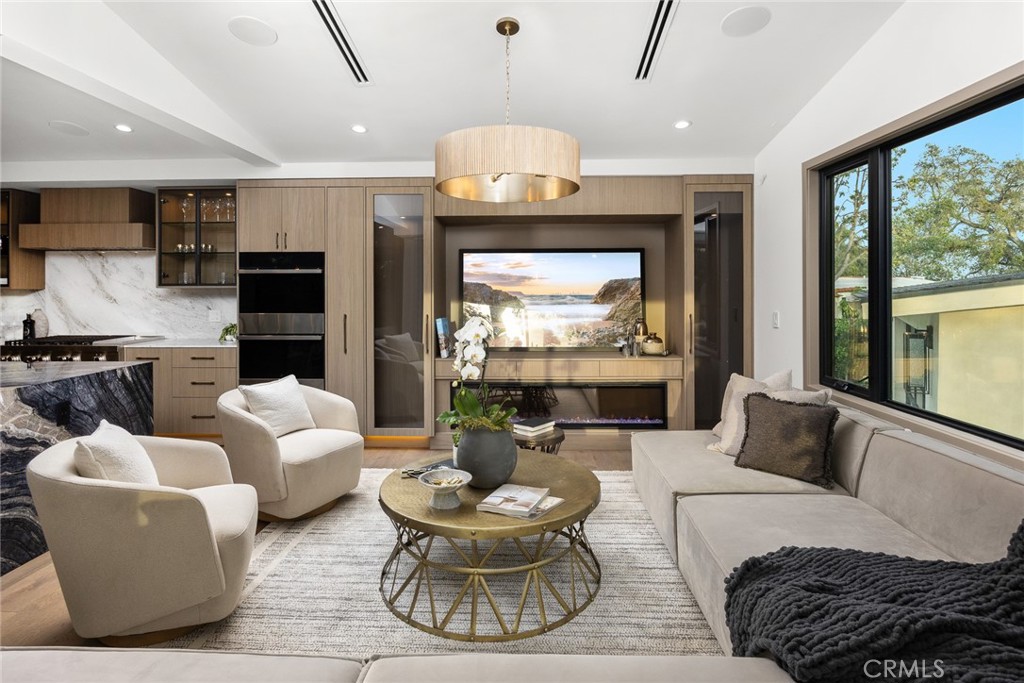 4607 Alta Canyada