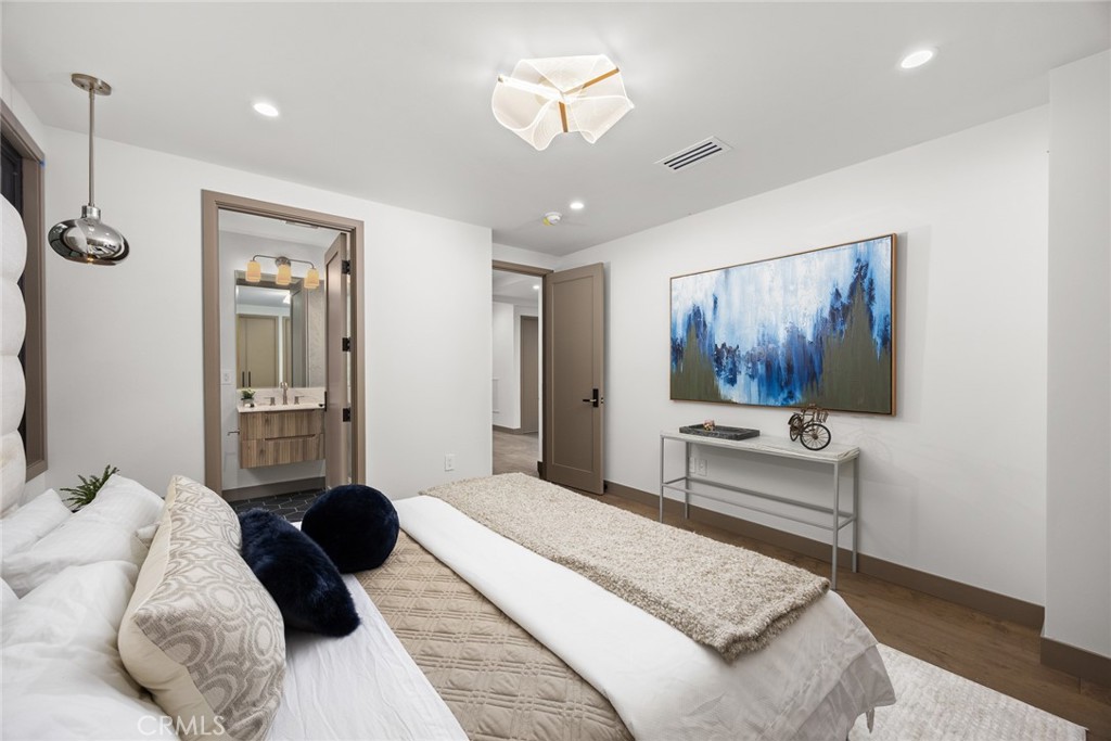 4607 Alta Canyada