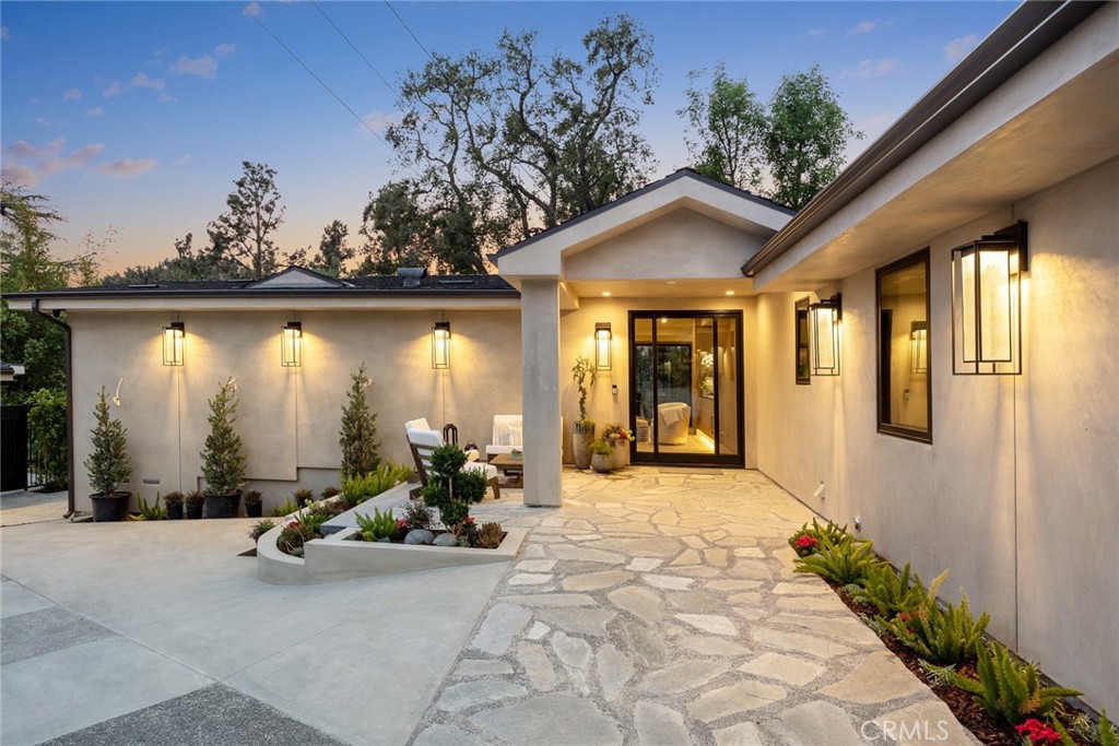4607 Alta Canyada