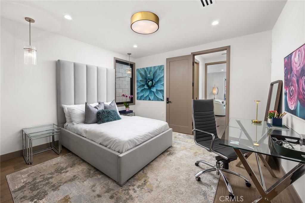 4607 Alta Canyada