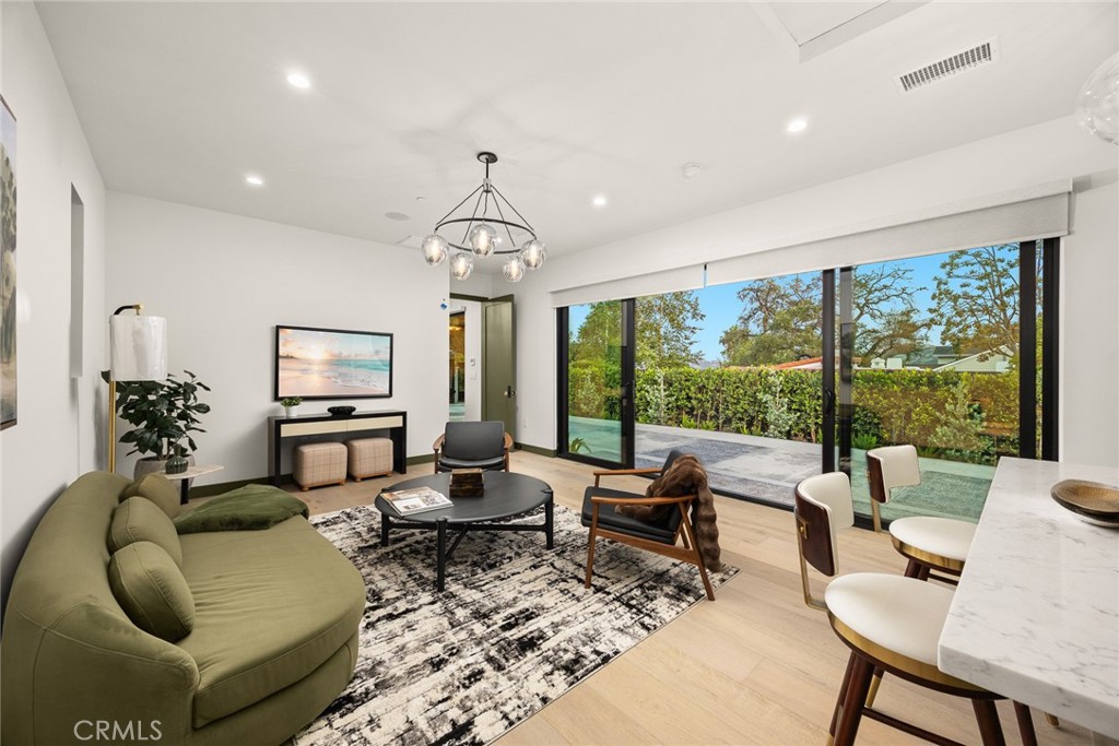 4607 Alta Canyada