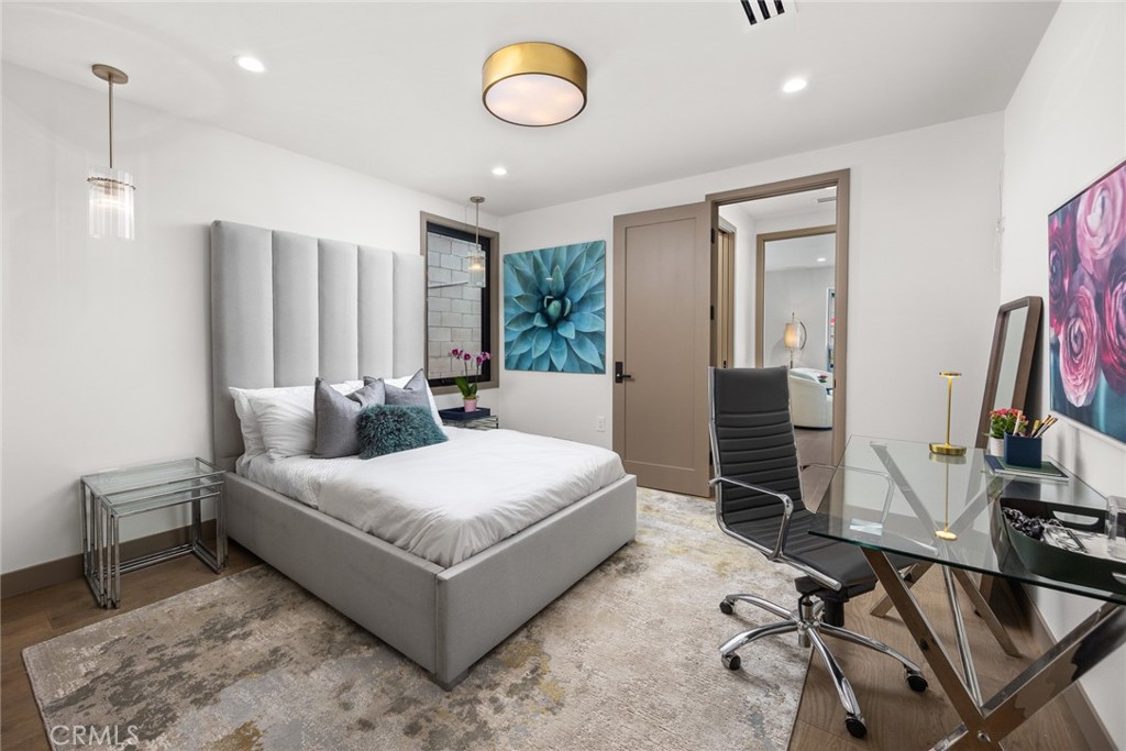 4607 Alta Canyada