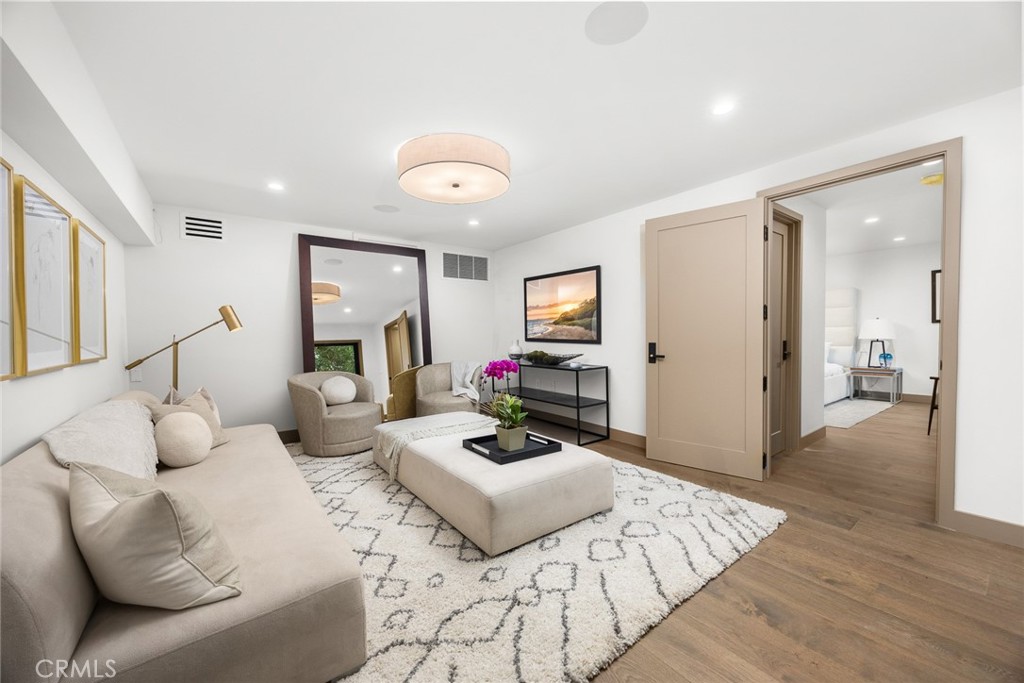 4607 Alta Canyada