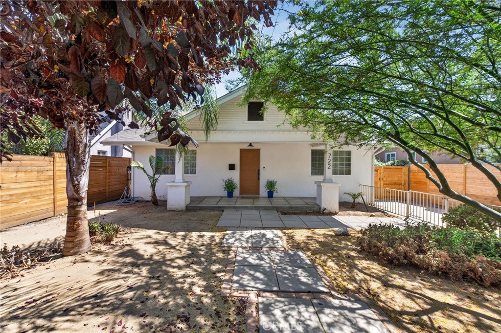 722 Royce St.