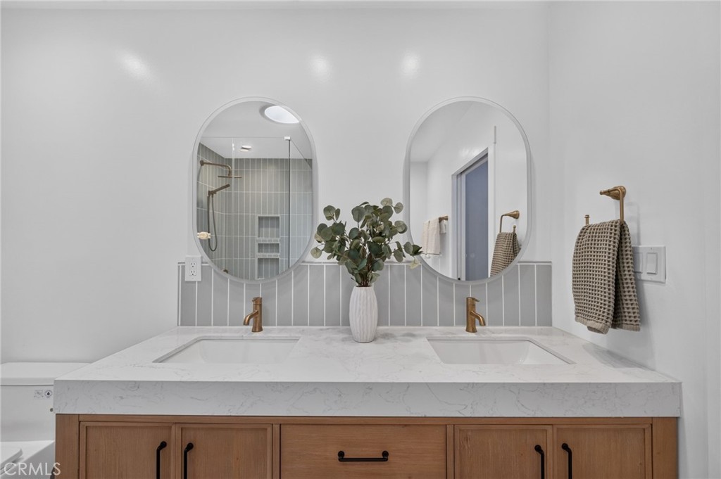 722 Royce St.