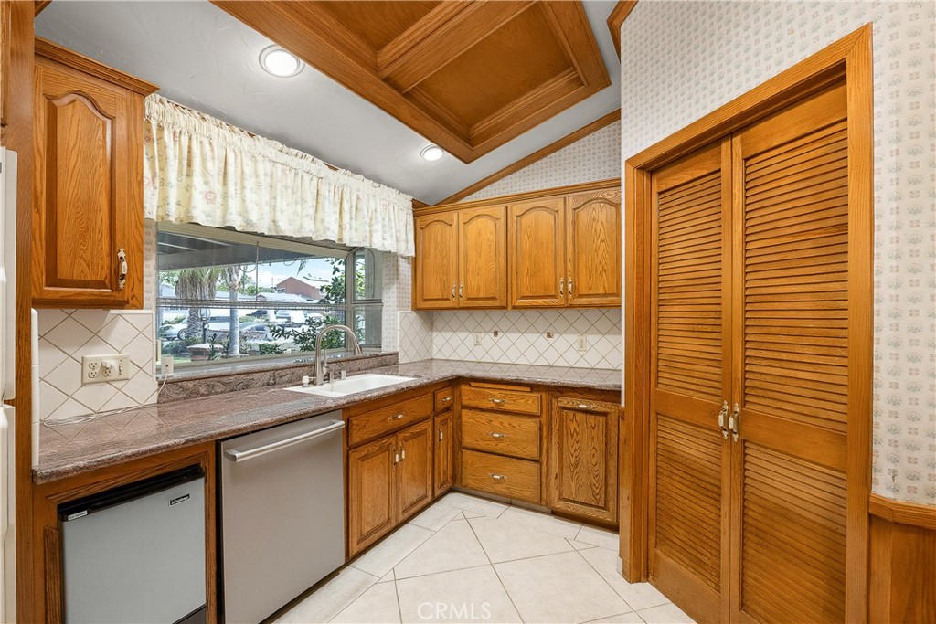 13021 Vista
