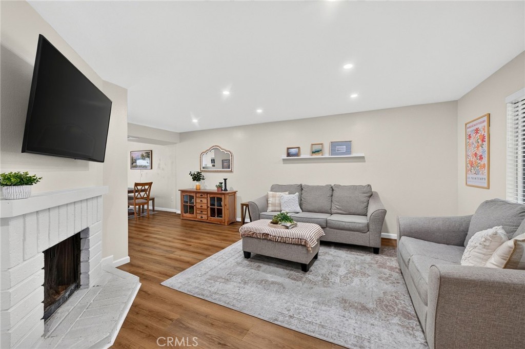 1285 Tarryglen Ln