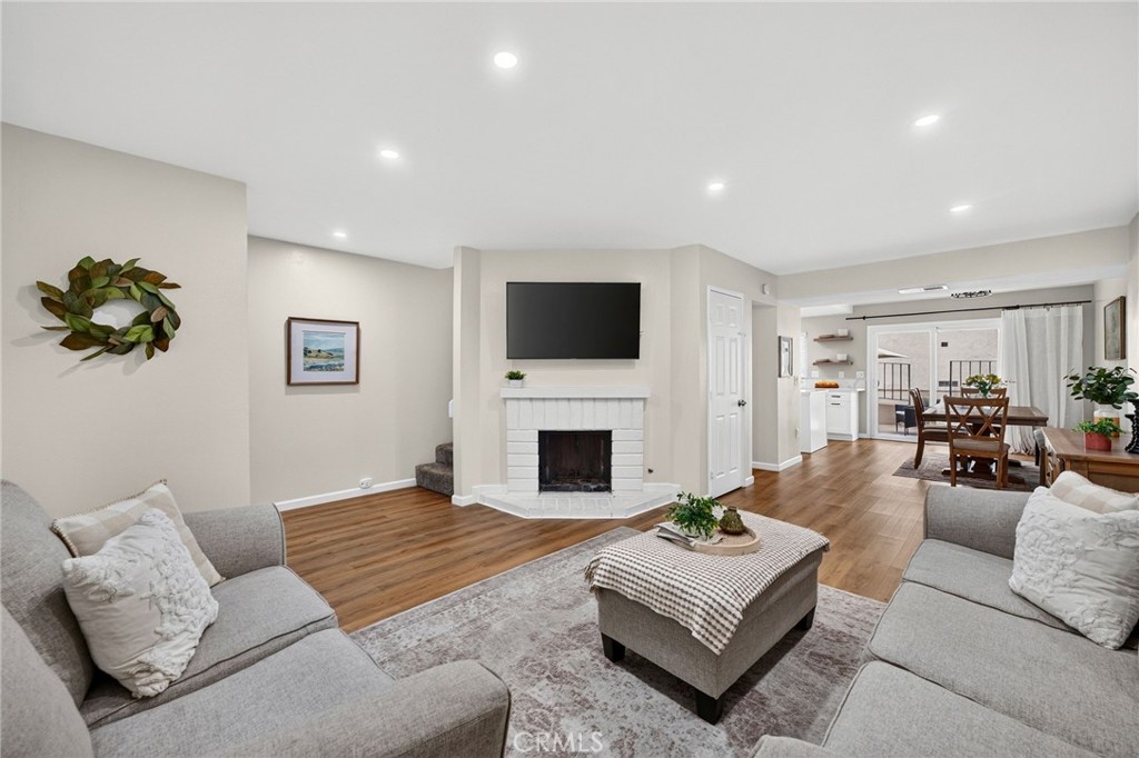 1285 Tarryglen Ln