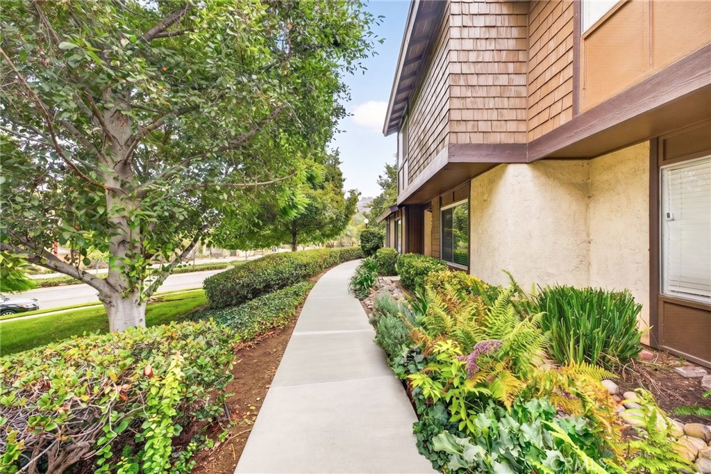 1285 Tarryglen Ln