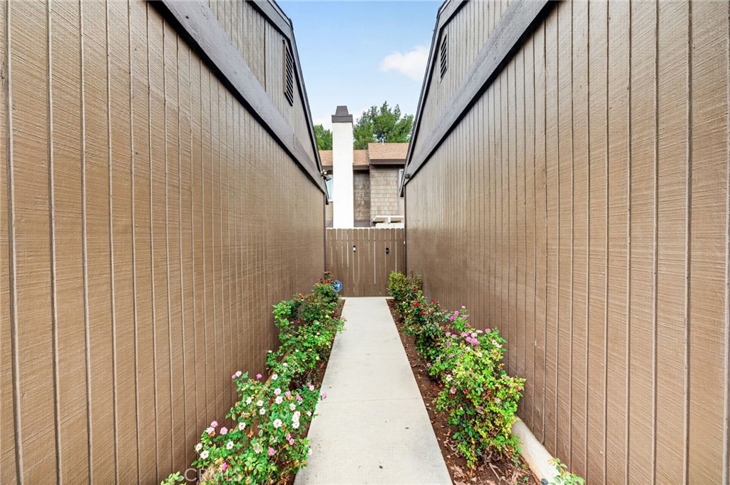 1285 Tarryglen Ln