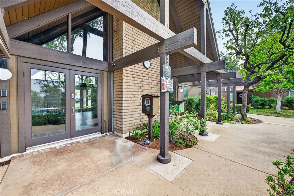 1285 Tarryglen Ln