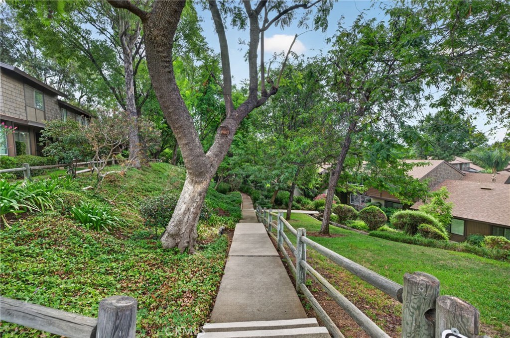 1285 Tarryglen Ln