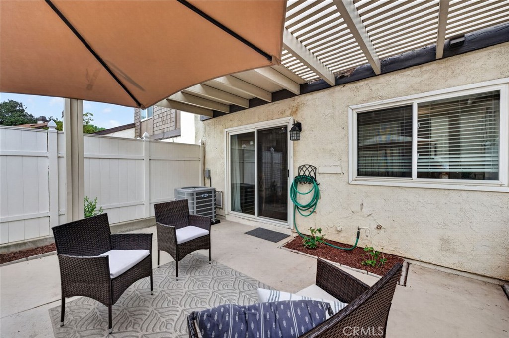 1285 Tarryglen Ln