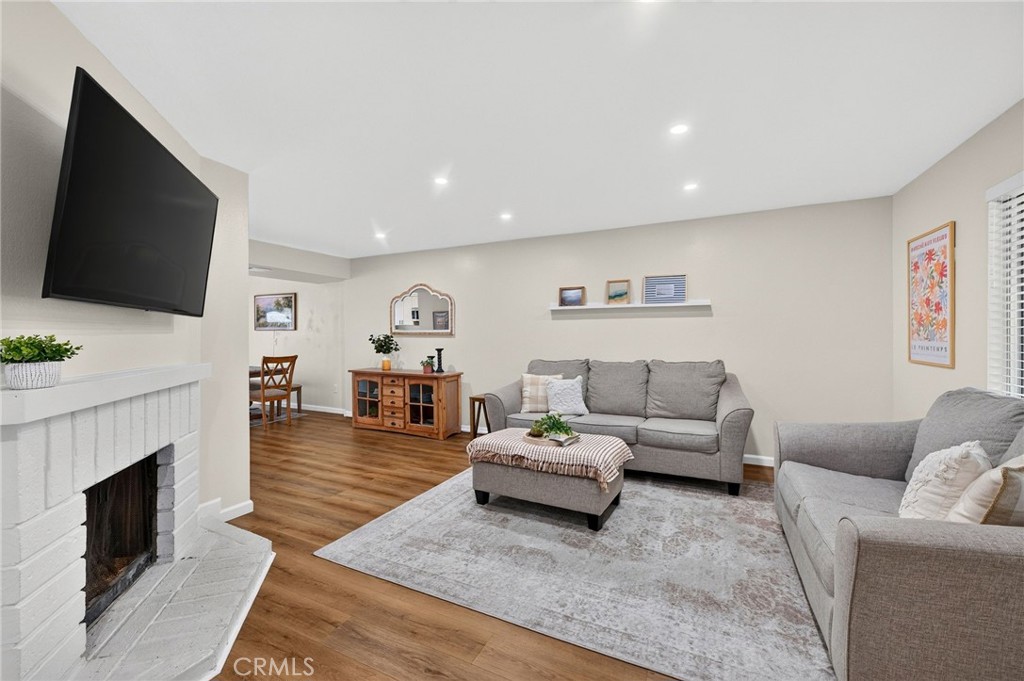 1285 Tarryglen Ln