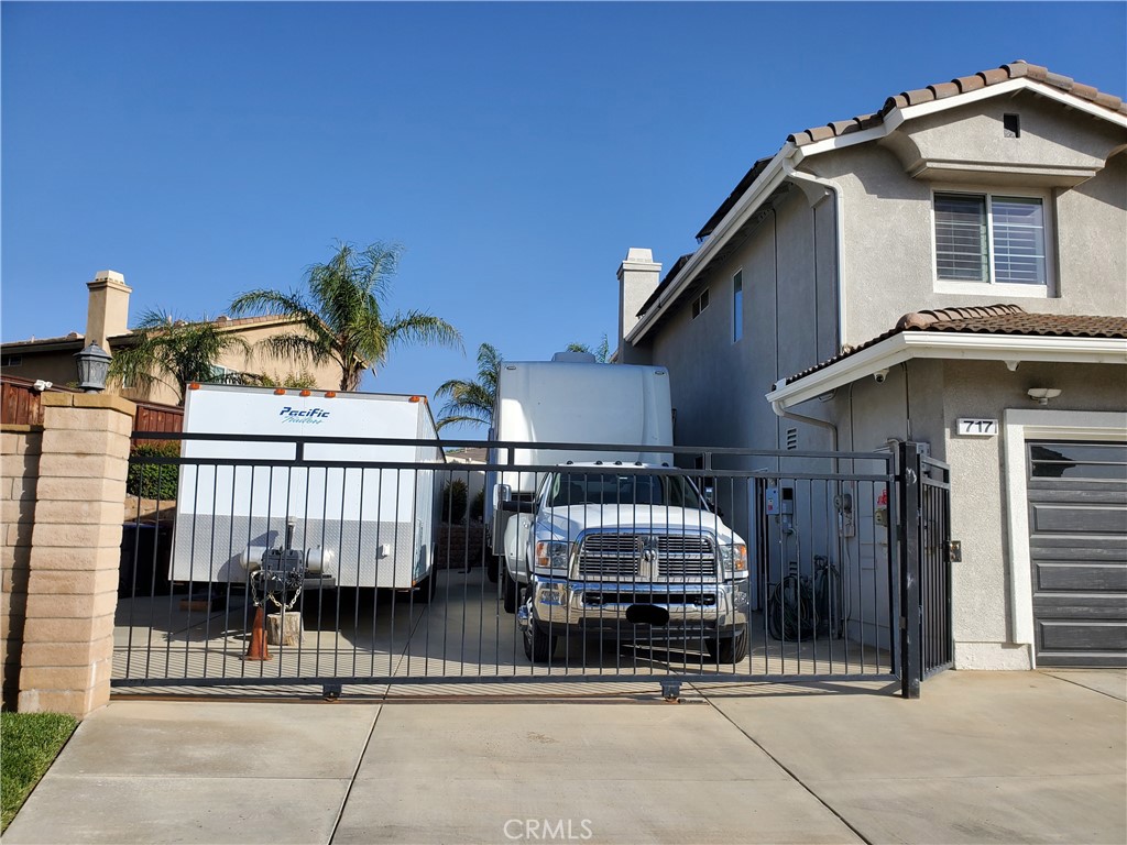 717 Windbound Avenue