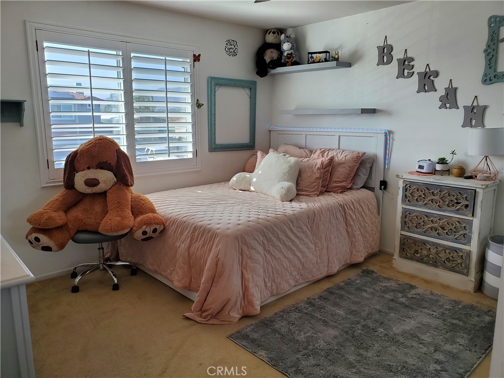 717 Windbound Avenue