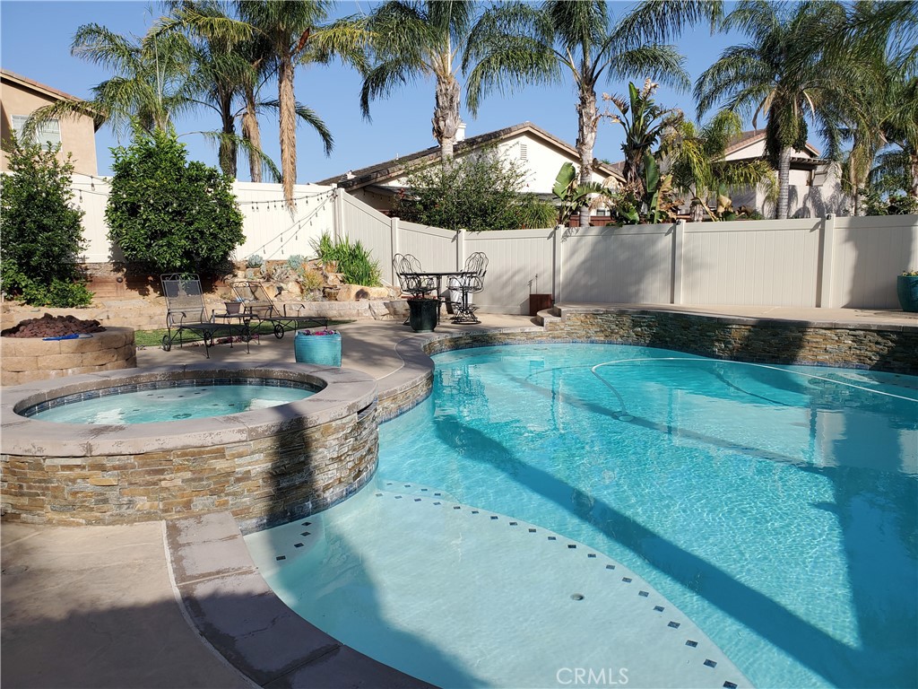 717 Windbound Avenue