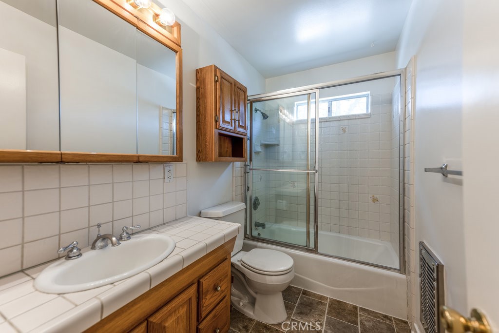 2644 Mayfield Avenue