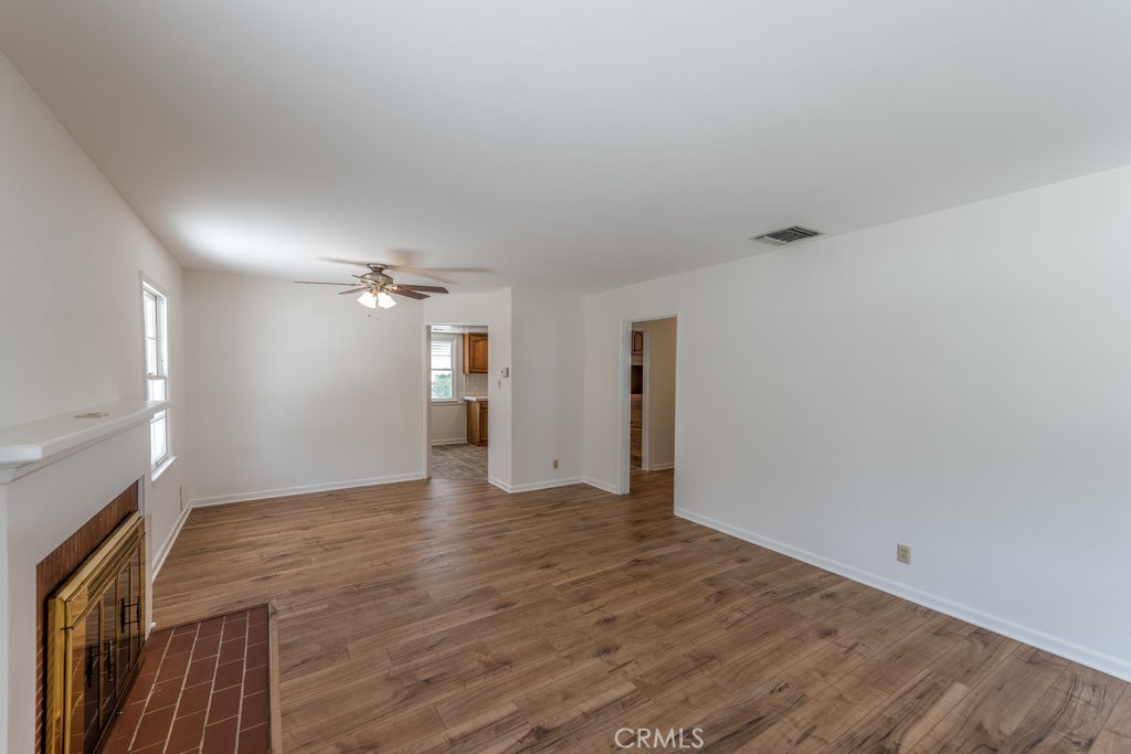 2644 Mayfield Avenue