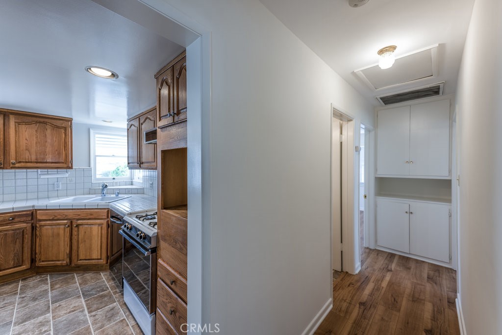 2644 Mayfield Avenue