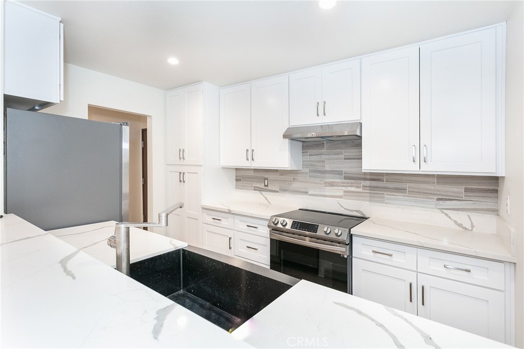 1127 E Del Mar Boulevard Unit: 113